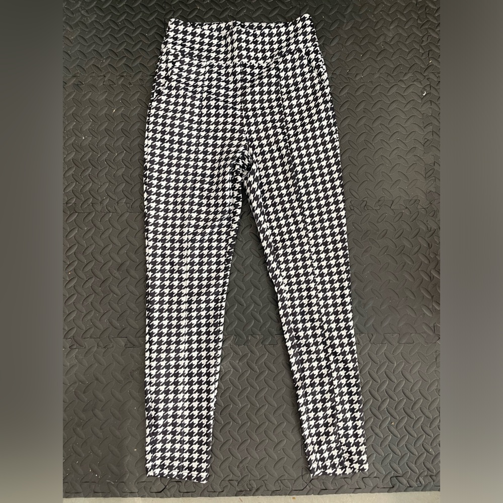 Black and White pants with Pockets.